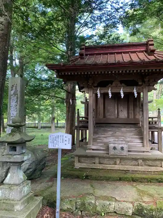 淺間神社(忍野八海)の末社・摂社