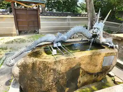 六甲八幡神社の手水舎