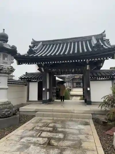 能満寺の山門