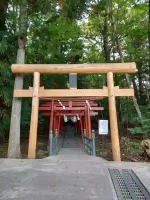新屋山神社の鳥居