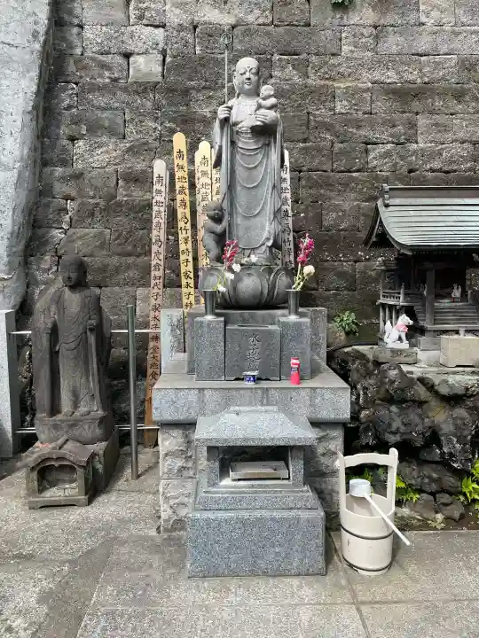 妙清寺の{uncategorized: "未分類", other: "その他", undefined: "問題あり", building: "その他建物", grave: "お墓", sacred_gate: "鳥居", guardian: "狛犬", statue: "像", buddha: "仏像", history: "歴史", nature: "自然", garden: "庭園", animal: "動物", pagoda: "塔", temizu: "手水舎", mountain_gate: "山門・神門", sanctuary: "本殿・本堂", subordinate: "末社・摂社", art: "芸術", scenery: "景色", jizo: "地蔵", ema: "絵馬", goshuin: "御朱印", omikuji: "おみくじ", items: "授与品その他", amulet: "お守り", goshuincho: "御朱印帳", eats: "食事", festival: "お祭り", votive_dance: "神楽", shichigosan: "七五三参", wedding: "結婚式", experience: "体験その他", initially: "初詣", around: "周辺", anti_infection: "感染症対策"}