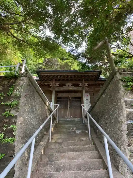 真浦神社の本殿・本堂