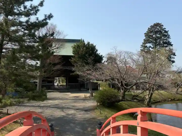 稱名寺の{uncategorized: "未分類", other: "その他", undefined: "問題あり", building: "その他建物", grave: "お墓", sacred_gate: "鳥居", guardian: "狛犬", statue: "像", buddha: "仏像", history: "歴史", nature: "自然", garden: "庭園", animal: "動物", pagoda: "塔", temizu: "手水舎", mountain_gate: "山門・神門", sanctuary: "本殿・本堂", subordinate: "末社・摂社", art: "芸術", scenery: "景色", jizo: "地蔵", ema: "絵馬", goshuin: "御朱印", omikuji: "おみくじ", items: "授与品その他", amulet: "お守り", goshuincho: "御朱印帳", eats: "食事", festival: "お祭り", votive_dance: "神楽", shichigosan: "七五三参", wedding: "結婚式", experience: "体験その他", initially: "初詣", around: "周辺", anti_infection: "感染症対策"}