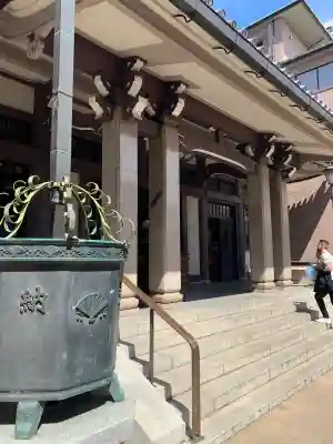 とげぬき地蔵尊 高岩寺の{uncategorized: "未分類", other: "その他", undefined: "問題あり", building: "その他建物", grave: "お墓", sacred_gate: "鳥居", guardian: "狛犬", statue: "像", buddha: "仏像", history: "歴史", nature: "自然", garden: "庭園", animal: "動物", pagoda: "塔", temizu: "手水舎", mountain_gate: "山門・神門", sanctuary: "本殿・本堂", subordinate: "末社・摂社", art: "芸術", scenery: "景色", jizo: "地蔵", ema: "絵馬", goshuin: "御朱印", omikuji: "おみくじ", items: "授与品その他", amulet: "お守り", goshuincho: "御朱印帳", eats: "食事", festival: "お祭り", votive_dance: "神楽", shichigosan: "七五三参", wedding: "結婚式", experience: "体験その他", initially: "初詣", around: "周辺", anti_infection: "感染症対策"}