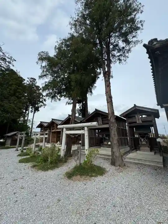 鷲宮神社の{uncategorized: "未分類", other: "その他", undefined: "問題あり", building: "その他建物", grave: "お墓", sacred_gate: "鳥居", guardian: "狛犬", statue: "像", buddha: "仏像", history: "歴史", nature: "自然", garden: "庭園", animal: "動物", pagoda: "塔", temizu: "手水舎", mountain_gate: "山門・神門", sanctuary: "本殿・本堂", subordinate: "末社・摂社", art: "芸術", scenery: "景色", jizo: "地蔵", ema: "絵馬", goshuin: "御朱印", omikuji: "おみくじ", items: "授与品その他", amulet: "お守り", goshuincho: "御朱印帳", eats: "食事", festival: "お祭り", votive_dance: "神楽", shichigosan: "七五三参", wedding: "結婚式", experience: "体験その他", initially: "初詣", around: "周辺", anti_infection: "感染症対策"}