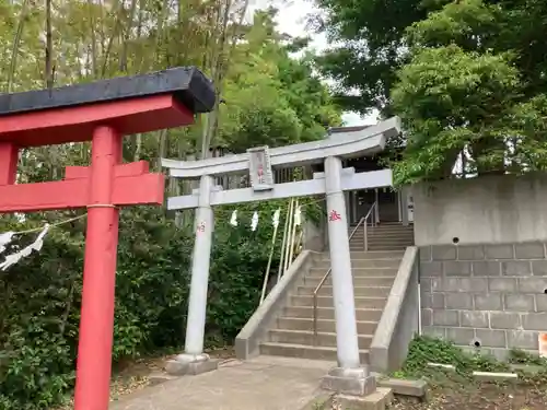 鶴ヶ峰神社の鳥居