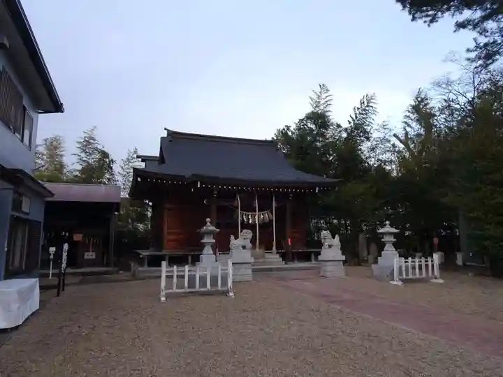 諏訪神社の本殿・本堂