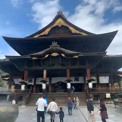 善光寺の本殿・本堂