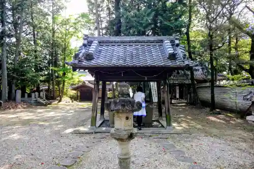 大岡白山神社の{uncategorized: "未分類", other: "その他", undefined: "問題あり", building: "その他建物", grave: "お墓", sacred_gate: "鳥居", guardian: "狛犬", statue: "像", buddha: "仏像", history: "歴史", nature: "自然", garden: "庭園", animal: "動物", pagoda: "塔", temizu: "手水舎", mountain_gate: "山門・神門", sanctuary: "本殿・本堂", subordinate: "末社・摂社", art: "芸術", scenery: "景色", jizo: "地蔵", ema: "絵馬", goshuin: "御朱印", omikuji: "おみくじ", items: "授与品その他", amulet: "お守り", goshuincho: "御朱印帳", eats: "食事", festival: "お祭り", votive_dance: "神楽", shichigosan: "七五三参", wedding: "結婚式", experience: "体験その他", initially: "初詣", around: "周辺", anti_infection: "感染症対策"}