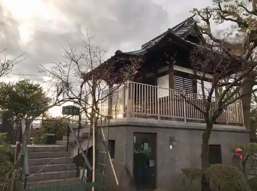 良忠寺の本殿・本堂