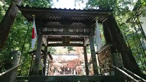 柴神社の山門・神門