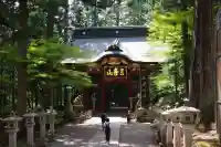 三峯神社の{uncategorized: "未分類", other: "その他", undefined: "問題あり", building: "その他建物", grave: "お墓", sacred_gate: "鳥居", guardian: "狛犬", statue: "像", buddha: "仏像", history: "歴史", nature: "自然", garden: "庭園", animal: "動物", pagoda: "塔", temizu: "手水舎", mountain_gate: "山門・神門", sanctuary: "本殿・本堂", subordinate: "末社・摂社", art: "芸術", scenery: "景色", jizo: "地蔵", ema: "絵馬", goshuin: "御朱印", omikuji: "おみくじ", items: "授与品その他", amulet: "お守り", goshuincho: "御朱印帳", eats: "食事", festival: "お祭り", votive_dance: "神楽", shichigosan: "七五三参", wedding: "結婚式", experience: "体験その他", initially: "初詣", around: "周辺", anti_infection: "感染症対策"}