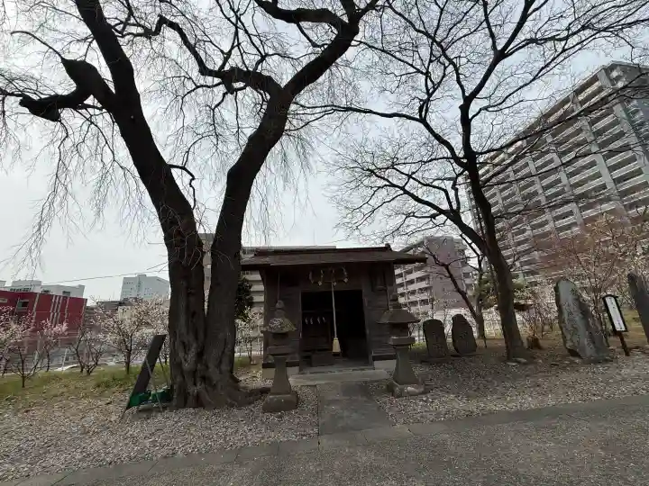 榴岡天満宮の{uncategorized: "未分類", other: "その他", undefined: "問題あり", building: "その他建物", grave: "お墓", sacred_gate: "鳥居", guardian: "狛犬", statue: "像", buddha: "仏像", history: "歴史", nature: "自然", garden: "庭園", animal: "動物", pagoda: "塔", temizu: "手水舎", mountain_gate: "山門・神門", sanctuary: "本殿・本堂", subordinate: "末社・摂社", art: "芸術", scenery: "景色", jizo: "地蔵", ema: "絵馬", goshuin: "御朱印", omikuji: "おみくじ", items: "授与品その他", amulet: "お守り", goshuincho: "御朱印帳", eats: "食事", festival: "お祭り", votive_dance: "神楽", shichigosan: "七五三参", wedding: "結婚式", experience: "体験その他", initially: "初詣", around: "周辺", anti_infection: "感染症対策"}