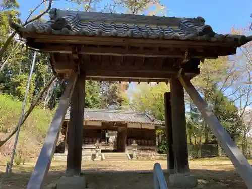 諏訪神社の山門