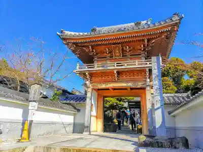 傳宗院の山門・神門