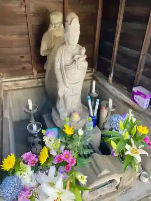 宗興寺の{uncategorized: "未分類", other: "その他", undefined: "問題あり", building: "その他建物", grave: "お墓", sacred_gate: "鳥居", guardian: "狛犬", statue: "像", buddha: "仏像", history: "歴史", nature: "自然", garden: "庭園", animal: "動物", pagoda: "塔", temizu: "手水舎", mountain_gate: "山門・神門", sanctuary: "本殿・本堂", subordinate: "末社・摂社", art: "芸術", scenery: "景色", jizo: "地蔵", ema: "絵馬", goshuin: "御朱印", omikuji: "おみくじ", items: "授与品その他", amulet: "お守り", goshuincho: "御朱印帳", eats: "食事", festival: "お祭り", votive_dance: "神楽", shichigosan: "七五三参", wedding: "結婚式", experience: "体験その他", initially: "初詣", around: "周辺", anti_infection: "感染症対策"}