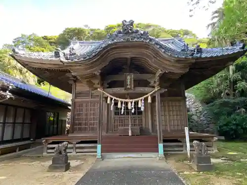 白皇神社の本殿