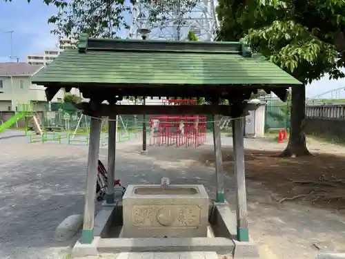 東八幡神社の手水舎