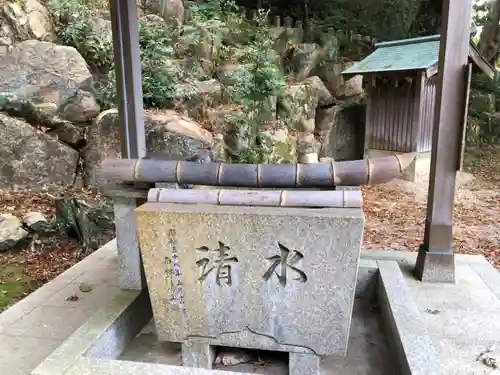 劔神社の手水舎