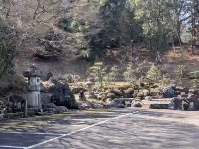 天龍寺の{uncategorized: "未分類", other: "その他", undefined: "問題あり", building: "その他建物", grave: "お墓", sacred_gate: "鳥居", guardian: "狛犬", statue: "像", buddha: "仏像", history: "歴史", nature: "自然", garden: "庭園", animal: "動物", pagoda: "塔", temizu: "手水舎", mountain_gate: "山門・神門", sanctuary: "本殿・本堂", subordinate: "末社・摂社", art: "芸術", scenery: "景色", jizo: "地蔵", ema: "絵馬", goshuin: "御朱印", omikuji: "おみくじ", items: "授与品その他", amulet: "お守り", goshuincho: "御朱印帳", eats: "食事", festival: "お祭り", votive_dance: "神楽", shichigosan: "七五三参", wedding: "結婚式", experience: "体験その他", initially: "初詣", around: "周辺", anti_infection: "感染症対策"}