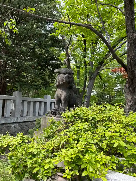 彌彦神社 (伊夜日子神社)の狛犬