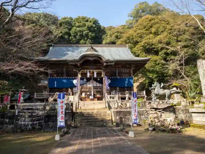 稲佐神社の{uncategorized: "未分類", other: "その他", undefined: "問題あり", building: "その他建物", grave: "お墓", sacred_gate: "鳥居", guardian: "狛犬", statue: "像", buddha: "仏像", history: "歴史", nature: "自然", garden: "庭園", animal: "動物", pagoda: "塔", temizu: "手水舎", mountain_gate: "山門・神門", sanctuary: "本殿・本堂", subordinate: "末社・摂社", art: "芸術", scenery: "景色", jizo: "地蔵", ema: "絵馬", goshuin: "御朱印", omikuji: "おみくじ", items: "授与品その他", amulet: "お守り", goshuincho: "御朱印帳", eats: "食事", festival: "お祭り", votive_dance: "神楽", shichigosan: "七五三参", wedding: "結婚式", experience: "体験その他", initially: "初詣", around: "周辺", anti_infection: "感染症対策"}