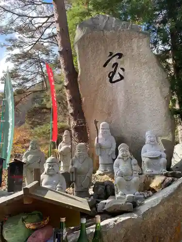 徳善院明王密寺の像