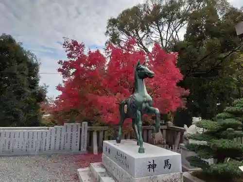 琴崎八幡宮の像