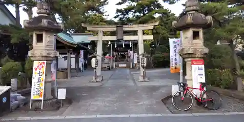 片瀬諏訪神社の鳥居