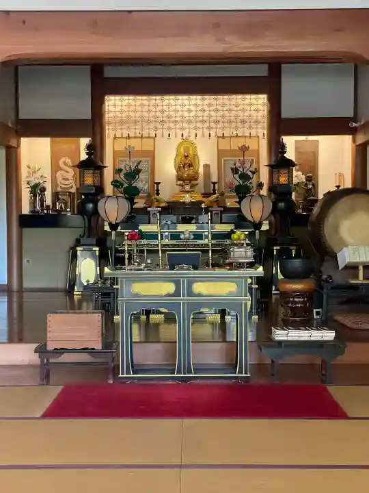 明治寺の{uncategorized: "未分類", other: "その他", undefined: "問題あり", building: "その他建物", grave: "お墓", sacred_gate: "鳥居", guardian: "狛犬", statue: "像", buddha: "仏像", history: "歴史", nature: "自然", garden: "庭園", animal: "動物", pagoda: "塔", temizu: "手水舎", mountain_gate: "山門・神門", sanctuary: "本殿・本堂", subordinate: "末社・摂社", art: "芸術", scenery: "景色", jizo: "地蔵", ema: "絵馬", goshuin: "御朱印", omikuji: "おみくじ", items: "授与品その他", amulet: "お守り", goshuincho: "御朱印帳", eats: "食事", festival: "お祭り", votive_dance: "神楽", shichigosan: "七五三参", wedding: "結婚式", experience: "体験その他", initially: "初詣", around: "周辺", anti_infection: "感染症対策"}