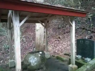 梅内神社の手水舎