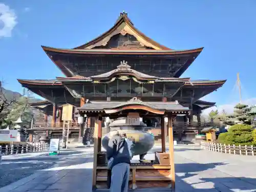 善光寺の{uncategorized: "未分類", other: "その他", undefined: "問題あり", building: "その他建物", grave: "お墓", sacred_gate: "鳥居", guardian: "狛犬", statue: "像", buddha: "仏像", history: "歴史", nature: "自然", garden: "庭園", animal: "動物", pagoda: "塔", temizu: "手水舎", mountain_gate: "山門・神門", sanctuary: "本殿・本堂", subordinate: "末社・摂社", art: "芸術", scenery: "景色", jizo: "地蔵", ema: "絵馬", goshuin: "御朱印", omikuji: "おみくじ", items: "授与品その他", amulet: "お守り", goshuincho: "御朱印帳", eats: "食事", festival: "お祭り", votive_dance: "神楽", shichigosan: "七五三参", wedding: "結婚式", experience: "体験その他", initially: "初詣", around: "周辺", anti_infection: "感染症対策"}
