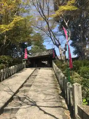 𠮷水神社（吉水神社）の山門・神門