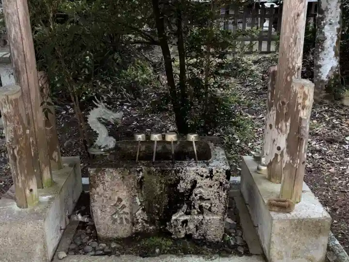 大瀧神社の{uncategorized: "未分類", other: "その他", undefined: "問題あり", building: "その他建物", grave: "お墓", sacred_gate: "鳥居", guardian: "狛犬", statue: "像", buddha: "仏像", history: "歴史", nature: "自然", garden: "庭園", animal: "動物", pagoda: "塔", temizu: "手水舎", mountain_gate: "山門・神門", sanctuary: "本殿・本堂", subordinate: "末社・摂社", art: "芸術", scenery: "景色", jizo: "地蔵", ema: "絵馬", goshuin: "御朱印", omikuji: "おみくじ", items: "授与品その他", amulet: "お守り", goshuincho: "御朱印帳", eats: "食事", festival: "お祭り", votive_dance: "神楽", shichigosan: "七五三参", wedding: "結婚式", experience: "体験その他", initially: "初詣", around: "周辺", anti_infection: "感染症対策"}