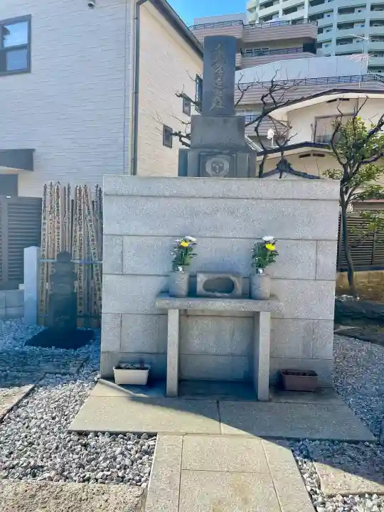 玄静院の{uncategorized: "未分類", other: "その他", undefined: "問題あり", building: "その他建物", grave: "お墓", sacred_gate: "鳥居", guardian: "狛犬", statue: "像", buddha: "仏像", history: "歴史", nature: "自然", garden: "庭園", animal: "動物", pagoda: "塔", temizu: "手水舎", mountain_gate: "山門・神門", sanctuary: "本殿・本堂", subordinate: "末社・摂社", art: "芸術", scenery: "景色", jizo: "地蔵", ema: "絵馬", goshuin: "御朱印", omikuji: "おみくじ", items: "授与品その他", amulet: "お守り", goshuincho: "御朱印帳", eats: "食事", festival: "お祭り", votive_dance: "神楽", shichigosan: "七五三参", wedding: "結婚式", experience: "体験その他", initially: "初詣", around: "周辺", anti_infection: "感染症対策"}