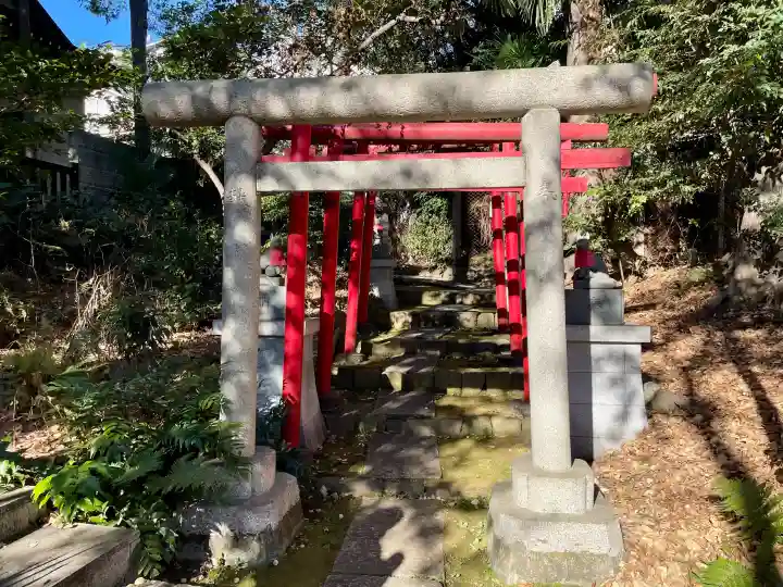 威光稲荷堂の{uncategorized: "未分類", other: "その他", undefined: "問題あり", building: "その他建物", grave: "お墓", sacred_gate: "鳥居", guardian: "狛犬", statue: "像", buddha: "仏像", history: "歴史", nature: "自然", garden: "庭園", animal: "動物", pagoda: "塔", temizu: "手水舎", mountain_gate: "山門・神門", sanctuary: "本殿・本堂", subordinate: "末社・摂社", art: "芸術", scenery: "景色", jizo: "地蔵", ema: "絵馬", goshuin: "御朱印", omikuji: "おみくじ", items: "授与品その他", amulet: "お守り", goshuincho: "御朱印帳", eats: "食事", festival: "お祭り", votive_dance: "神楽", shichigosan: "七五三参", wedding: "結婚式", experience: "体験その他", initially: "初詣", around: "周辺", anti_infection: "感染症対策"}
