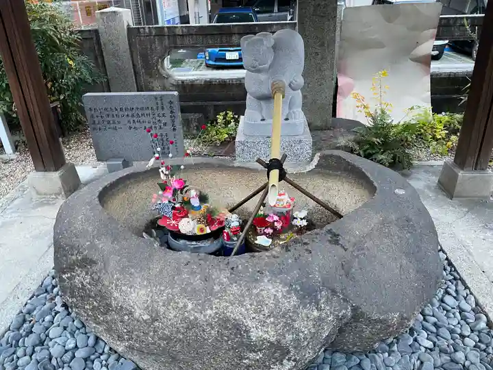 三輪神社の手水舎