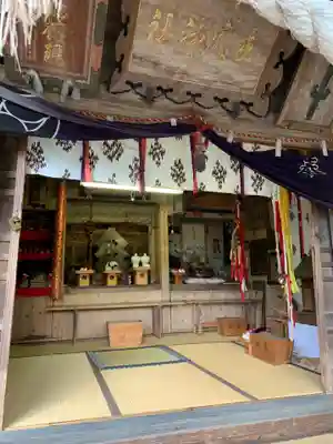浅岸薬師神社の本殿・本堂