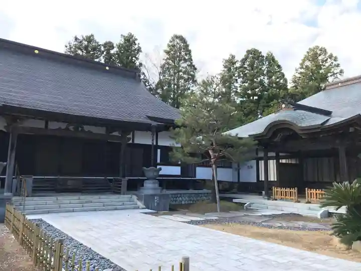 岩田寺の本殿・本堂