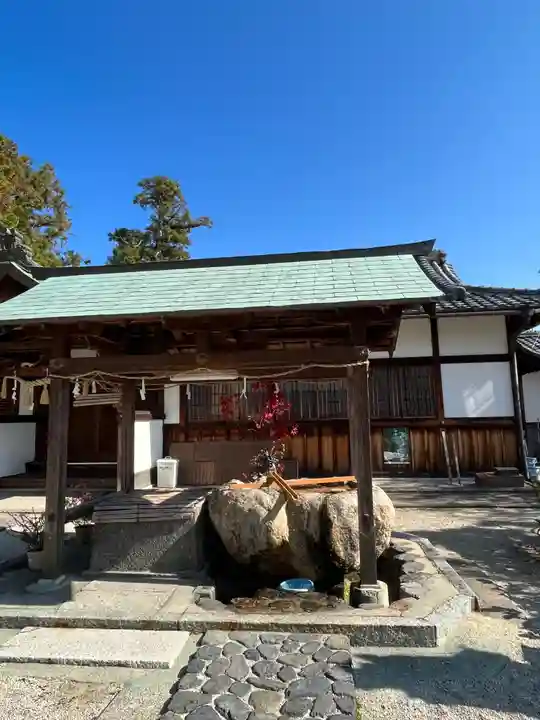 伊豆神社の手水舎