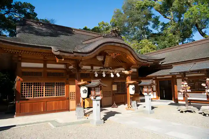 伊豫豆比古命神社の本殿・本堂