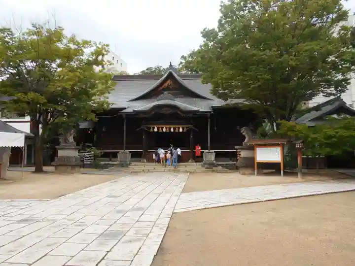 四柱神社の本殿・本堂
