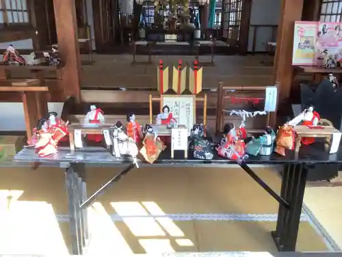 三輪神社の本殿・本堂