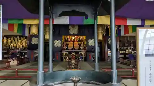 立山寺の本殿・本堂