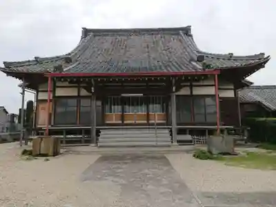 憶念寺の本殿・本堂