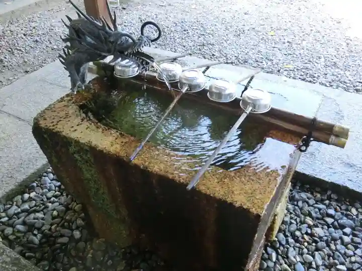 梅宮大社の手水舎