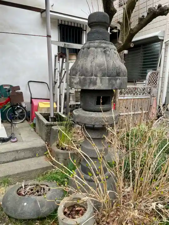 本光寺の{uncategorized: "未分類", other: "その他", undefined: "問題あり", building: "その他建物", grave: "お墓", sacred_gate: "鳥居", guardian: "狛犬", statue: "像", buddha: "仏像", history: "歴史", nature: "自然", garden: "庭園", animal: "動物", pagoda: "塔", temizu: "手水舎", mountain_gate: "山門・神門", sanctuary: "本殿・本堂", subordinate: "末社・摂社", art: "芸術", scenery: "景色", jizo: "地蔵", ema: "絵馬", goshuin: "御朱印", omikuji: "おみくじ", items: "授与品その他", amulet: "お守り", goshuincho: "御朱印帳", eats: "食事", festival: "お祭り", votive_dance: "神楽", shichigosan: "七五三参", wedding: "結婚式", experience: "体験その他", initially: "初詣", around: "周辺", anti_infection: "感染症対策"}