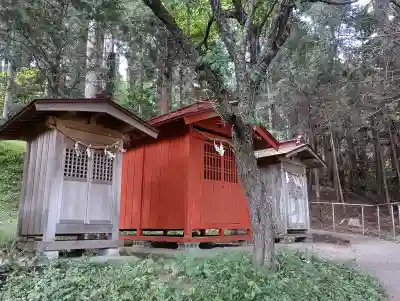 八幡神社の{uncategorized: "未分類", other: "その他", undefined: "問題あり", building: "その他建物", grave: "お墓", sacred_gate: "鳥居", guardian: "狛犬", statue: "像", buddha: "仏像", history: "歴史", nature: "自然", garden: "庭園", animal: "動物", pagoda: "塔", temizu: "手水舎", mountain_gate: "山門・神門", sanctuary: "本殿・本堂", subordinate: "末社・摂社", art: "芸術", scenery: "景色", jizo: "地蔵", ema: "絵馬", goshuin: "御朱印", omikuji: "おみくじ", items: "授与品その他", amulet: "お守り", goshuincho: "御朱印帳", eats: "食事", festival: "お祭り", votive_dance: "神楽", shichigosan: "七五三参", wedding: "結婚式", experience: "体験その他", initially: "初詣", around: "周辺", anti_infection: "感染症対策"}