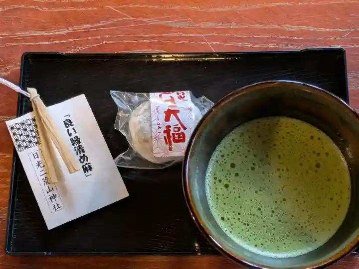 日光二荒山神社の{uncategorized: "未分類", other: "その他", undefined: "問題あり", building: "その他建物", grave: "お墓", sacred_gate: "鳥居", guardian: "狛犬", statue: "像", buddha: "仏像", history: "歴史", nature: "自然", garden: "庭園", animal: "動物", pagoda: "塔", temizu: "手水舎", mountain_gate: "山門・神門", sanctuary: "本殿・本堂", subordinate: "末社・摂社", art: "芸術", scenery: "景色", jizo: "地蔵", ema: "絵馬", goshuin: "御朱印", omikuji: "おみくじ", items: "授与品その他", amulet: "お守り", goshuincho: "御朱印帳", eats: "食事", festival: "お祭り", votive_dance: "神楽", shichigosan: "七五三参", wedding: "結婚式", experience: "体験その他", initially: "初詣", around: "周辺", anti_infection: "感染症対策"}