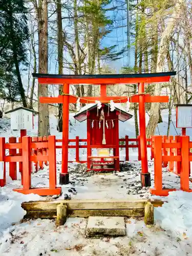 華厳神社の{uncategorized: "未分類", other: "その他", undefined: "問題あり", building: "その他建物", grave: "お墓", sacred_gate: "鳥居", guardian: "狛犬", statue: "像", buddha: "仏像", history: "歴史", nature: "自然", garden: "庭園", animal: "動物", pagoda: "塔", temizu: "手水舎", mountain_gate: "山門・神門", sanctuary: "本殿・本堂", subordinate: "末社・摂社", art: "芸術", scenery: "景色", jizo: "地蔵", ema: "絵馬", goshuin: "御朱印", omikuji: "おみくじ", items: "授与品その他", amulet: "お守り", goshuincho: "御朱印帳", eats: "食事", festival: "お祭り", votive_dance: "神楽", shichigosan: "七五三参", wedding: "結婚式", experience: "体験その他", initially: "初詣", around: "周辺", anti_infection: "感染症対策"}